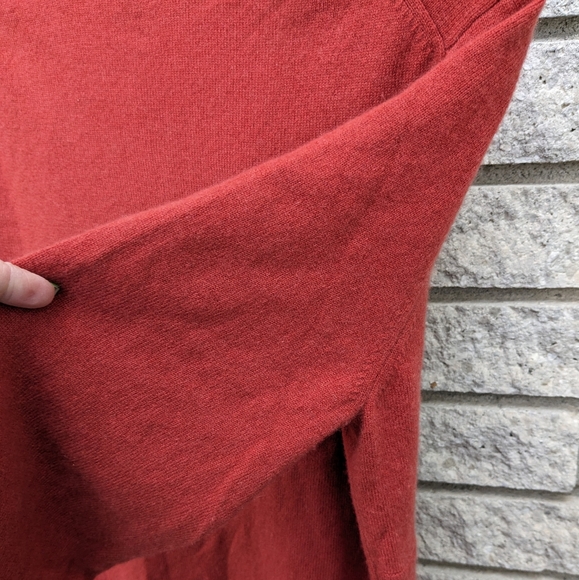 Prive' 100% CASHMERE Deep V Neck Sweater Pumpkin Orange Size Large Soft EUC - Picture 3 of 10